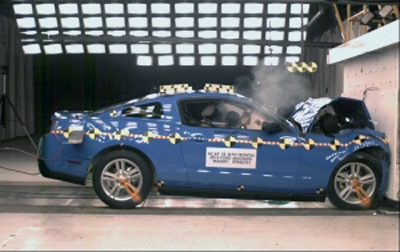 10mustang2-f_opt.jpg