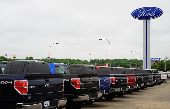 ford-f150-rows-dealer-getty-580.jpg